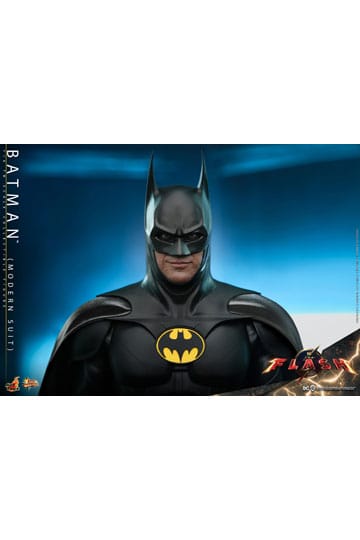 The Flash Movie Masterpiece Action Figure 1/6 Batman (Modern Suit) 30 cm