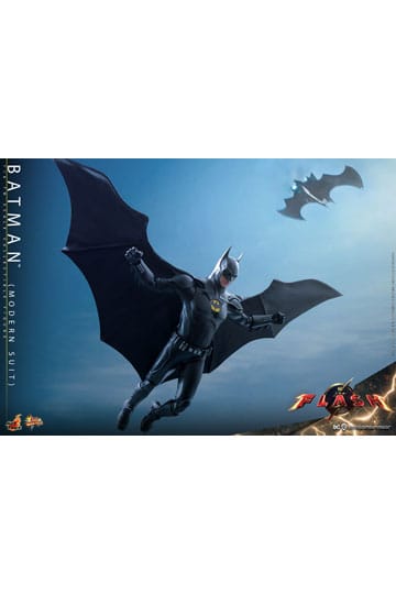 The Flash Movie Masterpiece Action Figure 1/6 Batman (Modern Suit) 30 cm