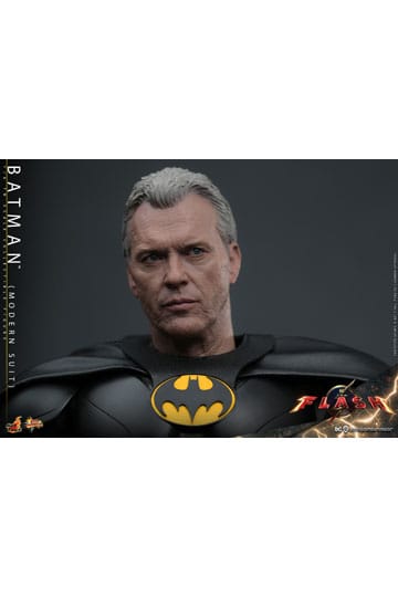 The Flash Movie Masterpiece Action Figure 1/6 Batman (Modern Suit) 30 cm