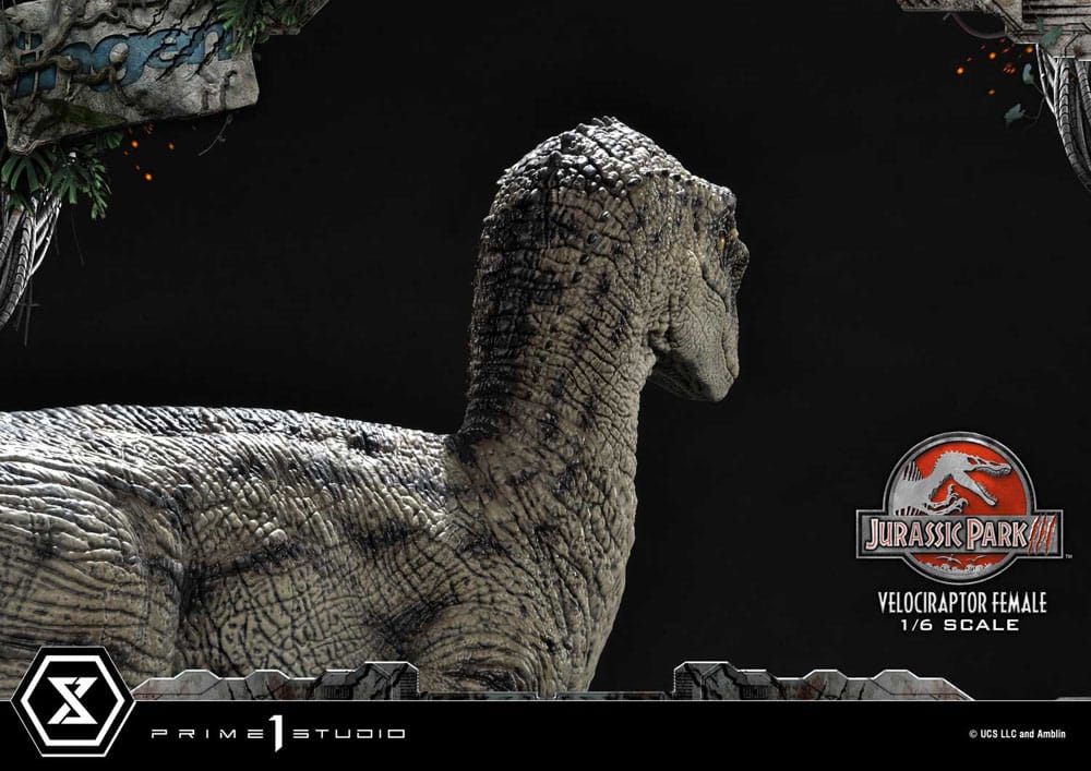 Jurassic Park III Legacy Museum Collection Statue 1/6 Velociraptor Female Bonus Version 44 cm