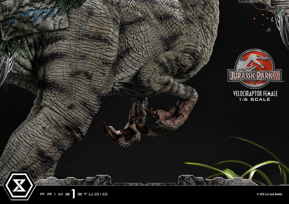Jurassic Park III Legacy Museum Collection Statue 1/6 Velociraptor Female Bonus Version 44 cm