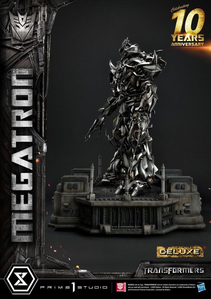 Transformers Museum Masterline Megatron Deluxe Bonus Version Statue: 84 cm Collectible