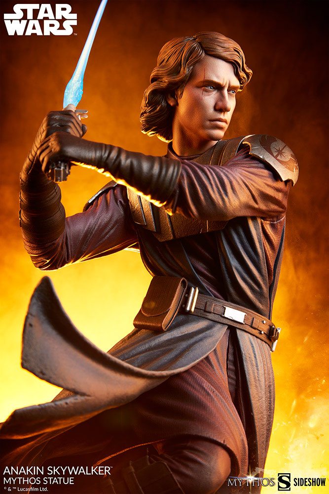 Sideshow Collectible Star Wars Anakin Skywalker holding lightsaber