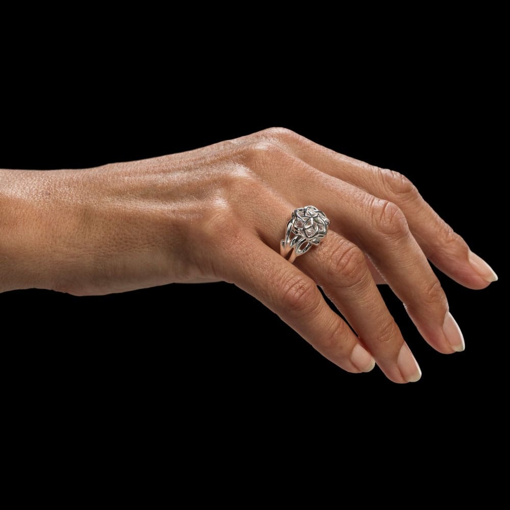 Lord of the Rings Nenya - The Ring of Galadriel (Sterling Silver)