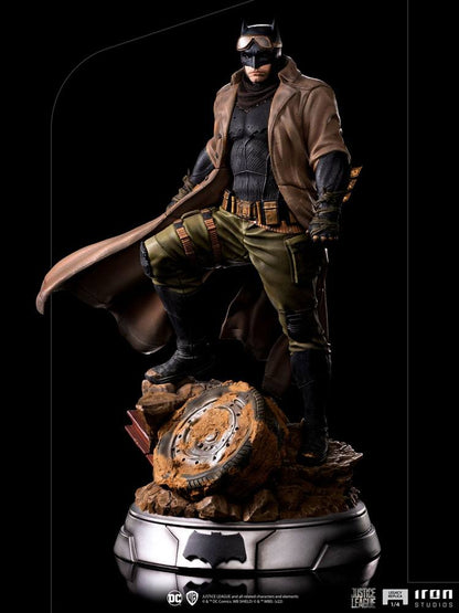 Zack Snyder's Justice League Legacy Replica Statue 1/4 Batman Knightmare 58 cm
