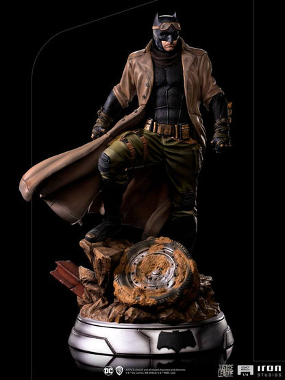 Zack Snyder's Justice League Legacy Replica Statue 1/4 Batman Knightmare 58 cm