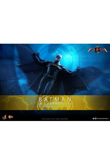 The Flash Movie Masterpiece Action Figure 1/6 Batman (Modern Suit) 30 cm