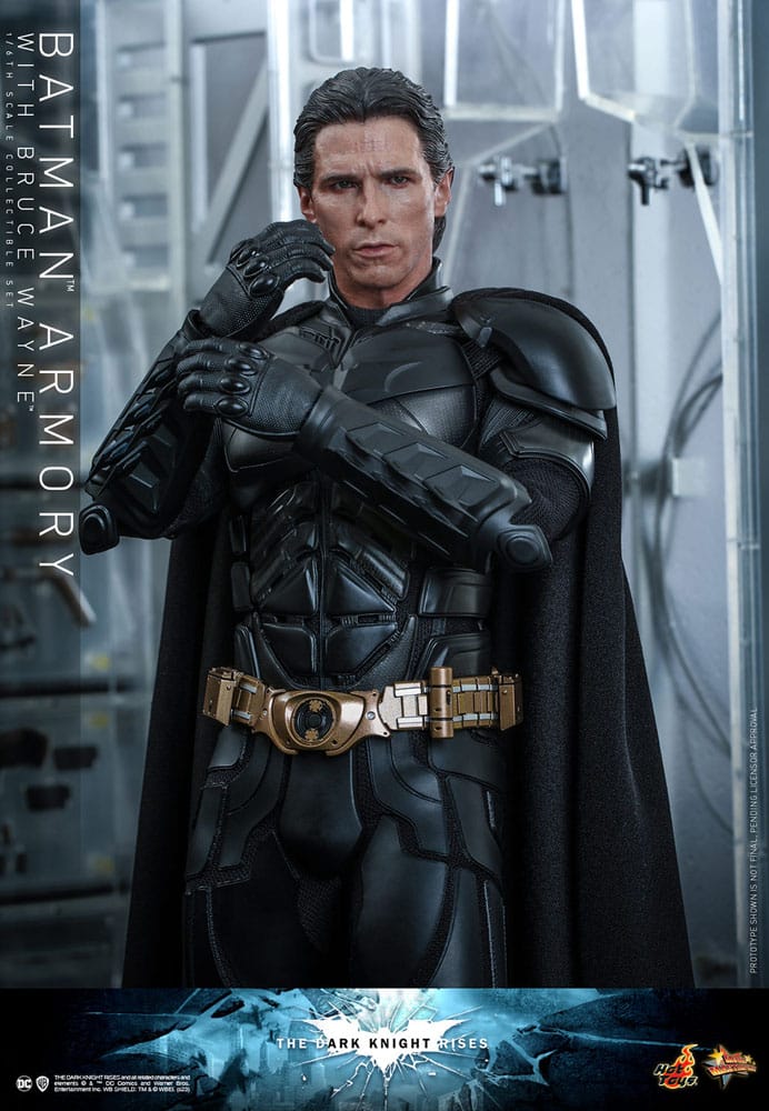 The Dark Knight Rises Movie Masterpiece Actionfiguren &amp; Diorama 1/6 Batman Armory mit Bruce Wayne 30 cm