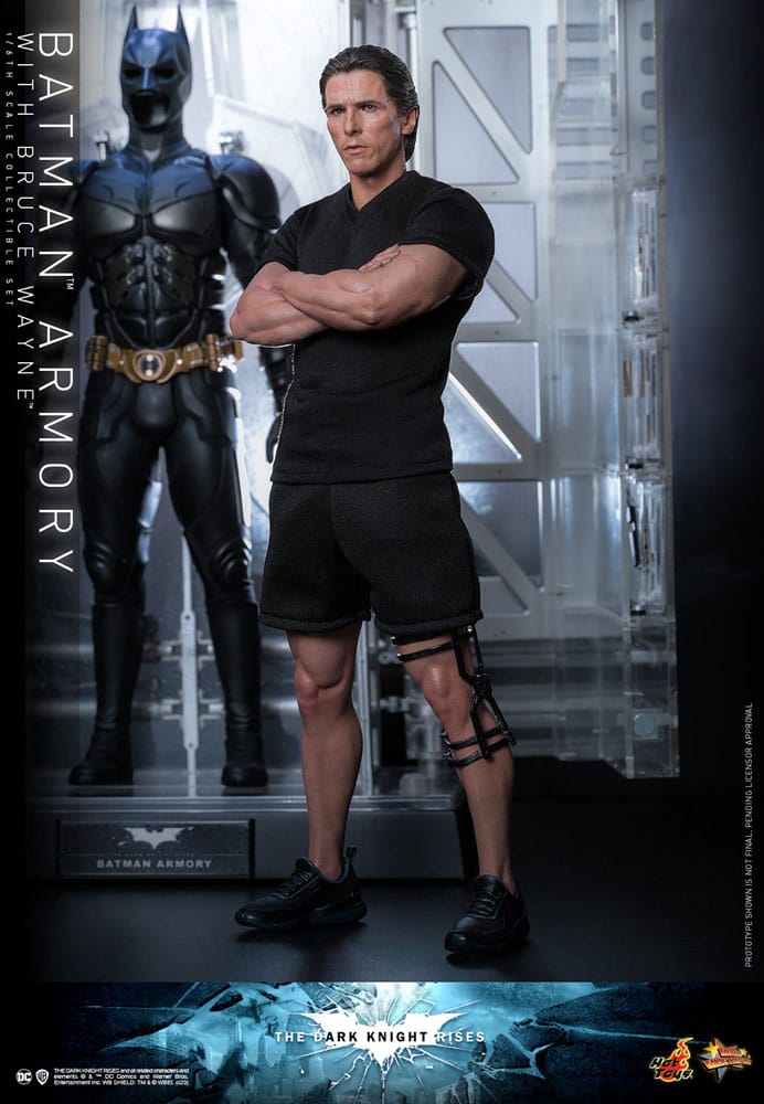 The Dark Knight Rises Movie Masterpiece Actionfiguren &amp; Diorama 1/6 Batman Armory mit Bruce Wayne 30 cm