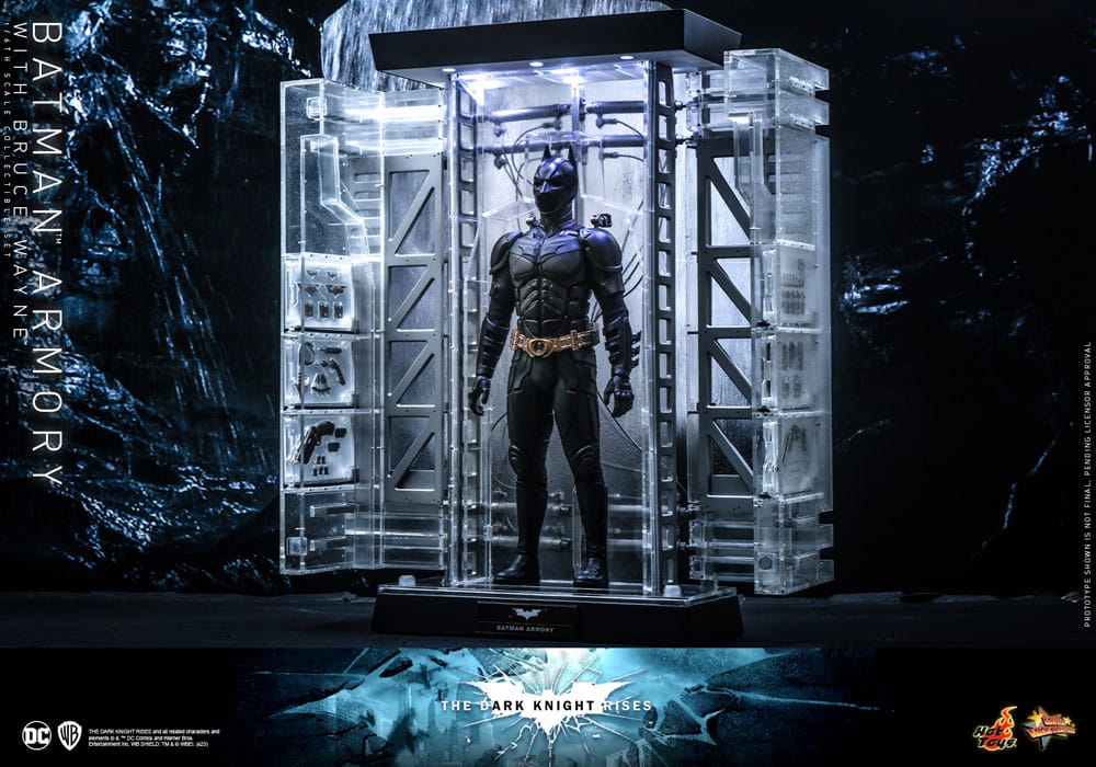 The Dark Knight Rises Movie Masterpiece Actionfiguren &amp; Diorama 1/6 Batman Armory mit Bruce Wayne 30 cm