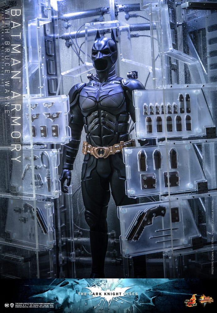 The Dark Knight Rises Movie Masterpiece Actionfiguren &amp; Diorama 1/6 Batman Armory mit Bruce Wayne 30 cm