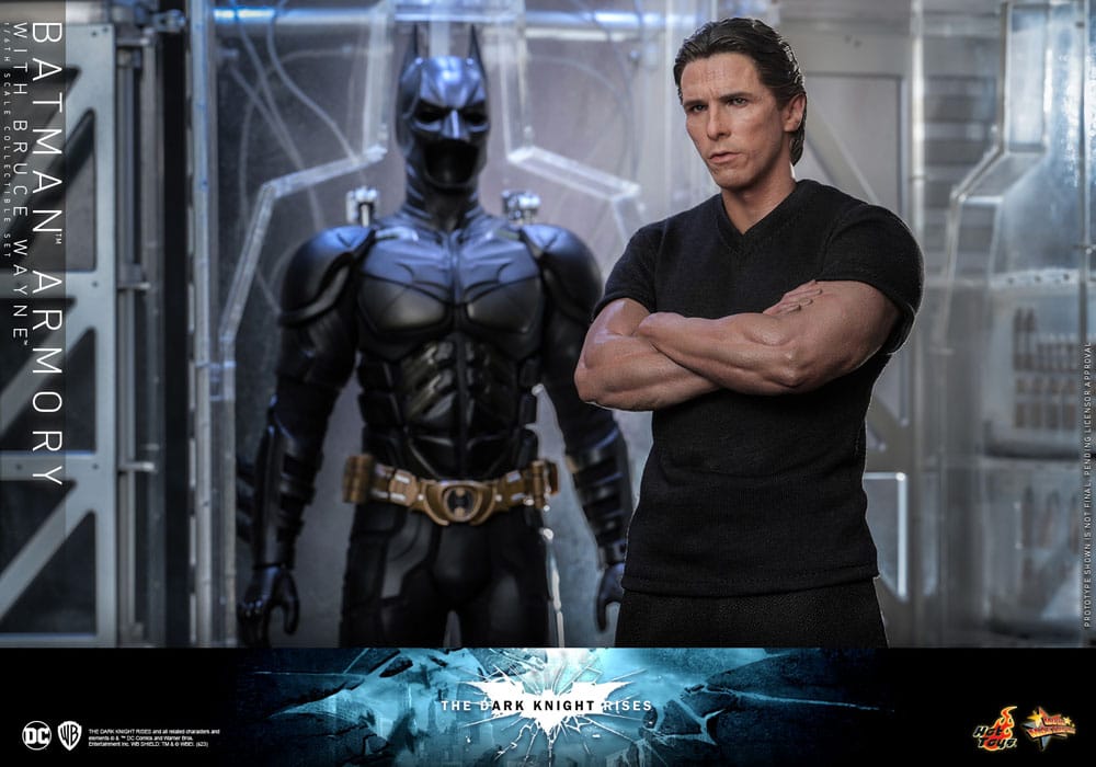 The Dark Knight Rises Movie Masterpiece Actionfiguren &amp; Diorama 1/6 Batman Armory mit Bruce Wayne 30 cm