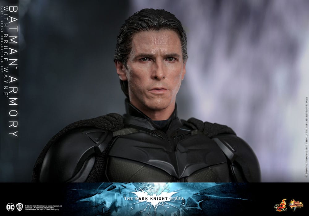 The Dark Knight Rises Movie Masterpiece Actionfiguren &amp; Diorama 1/6 Batman Armory mit Bruce Wayne 30 cm
