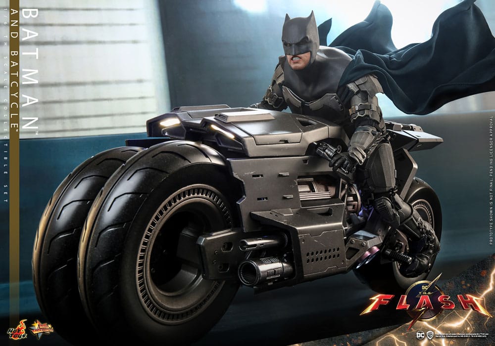 Die Flash Movie Masterpiece Actionfigur mit Fahrzeug 1/6 Batman &amp; Batcycle Set 30 cm