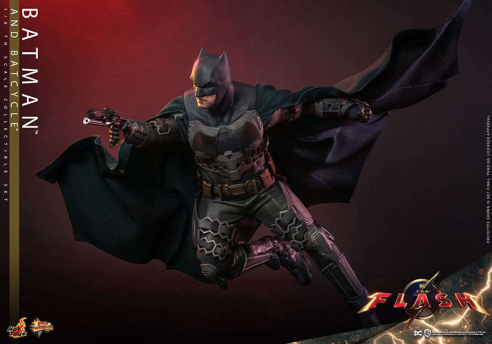 Die Flash Movie Masterpiece Actionfigur mit Fahrzeug 1/6 Batman &amp; Batcycle Set 30 cm