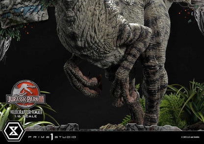 Jurassic Park III Legacy Museum Collection Statue 1/6 Velociraptor Female Bonus Version 44 cm