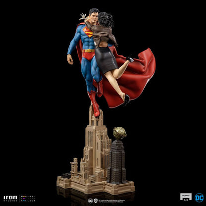 DC Comics Diorama 1/6 Superman &amp; Lois 57 cm