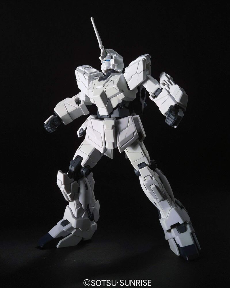 HGUC Gundam Einhorn Rx-0 Uunicorn 1/144