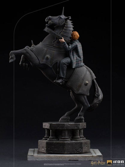 Harry Potter Deluxe Art Scale Statue 1/10 Ron Weasley beim Wizard Chess 35 cm