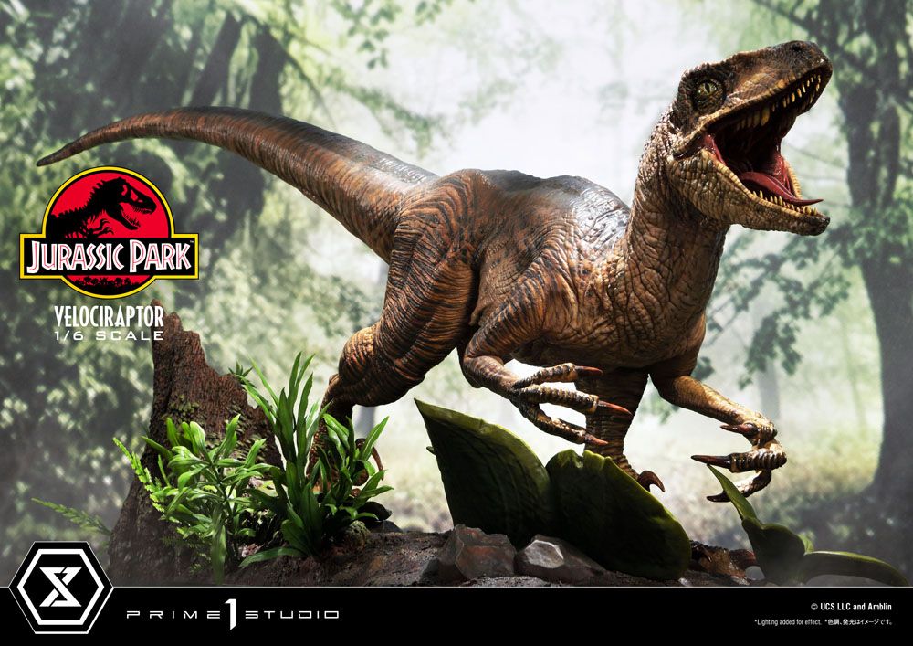 Jurassic Park Legacy Museum Collection Statue 1/6 Velociraptor Attack 38 cm med planter og sten