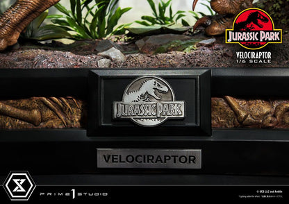 Jurassic Park Legacy Museum Collection Statue 1/6 Velociraptor Attack 38 cm Jurassic Park logo 
