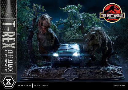 Jurassic World: The Lost World Statue 1/15 T-Rex Cliff Attack Bonus Version 53 cm