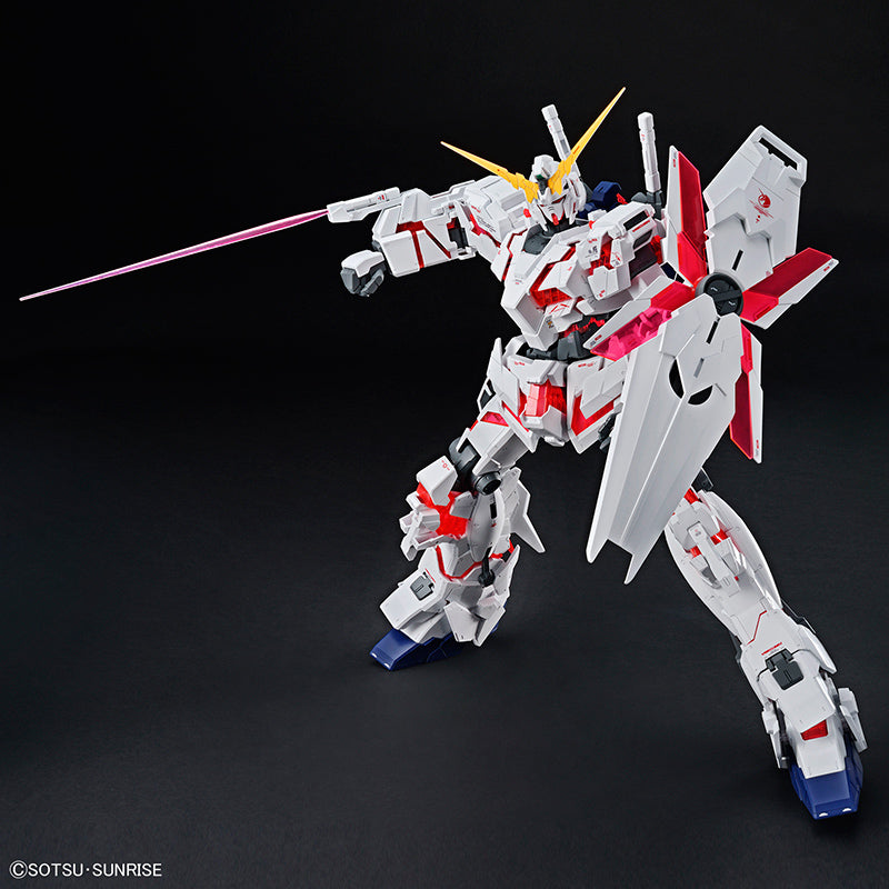 MEGA SIZE GUNDAM EINHORN ZERSTÖREN 1/48