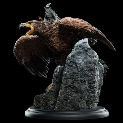 Der Herr der Ringe Statue Gandalf auf Gwaihir 15 cm