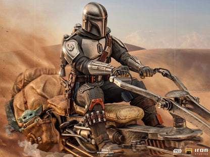 Star Wars The Mandalorian Deluxe Art Scale Statue 1/10 Mandalorian on Speederbike 18 cm