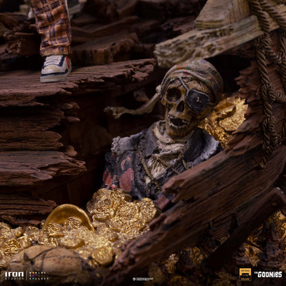 The Goonies - Deluxe Art Scale Statue - 1/10 Faultier und Chunk 30 cm
