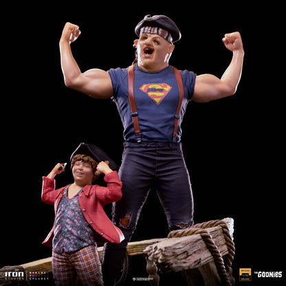 The Goonies - Deluxe Art Scale Statue - 1/10 Faultier und Chunk 30 cm