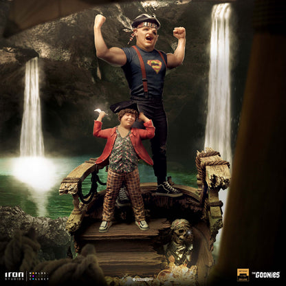 The Goonies - Deluxe Art Scale Statue - 1/10 Faultier und Chunk 30 cm