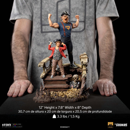 The Goonies - Deluxe Art Scale Statue - 1/10 Faultier und Chunk 30 cm