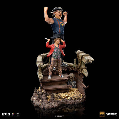 The Goonies - Deluxe Art Scale Statue - 1/10 Faultier und Chunk 30 cm