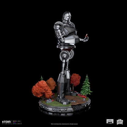 The Iron Giant Demi Art Scale Statue 1/20 Iron Giant &amp; Hogarth Hughes 60 cm