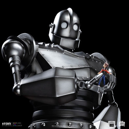 The Iron Giant Demi Art Scale Statue 1/20 Iron Giant &amp; Hogarth Hughes 60 cm